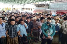 Ribuan Santri dan Warga...