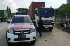 Gagal Nanjak, Truk Trailer...