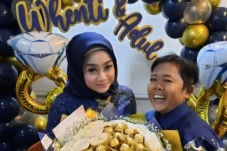 Adul Pinang Wenty Eri...
