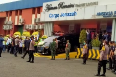 Menteri hingga Kepala...