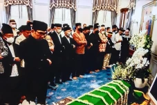 Ridwan Kamil Jadi Imam...
