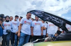 Puluhan Mobil Mejeng...