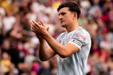 Maguire Ngotot Pertahankan...