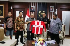Lolos ke Piala Dunia,...