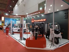 Perdana, Powerace Hadirkan...