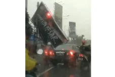 Hujan Angin Terjang...