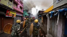India Sangat Tegang,...