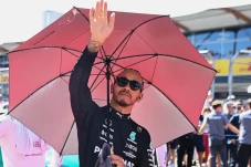 Bos Mercedes Cemas Kondisi...