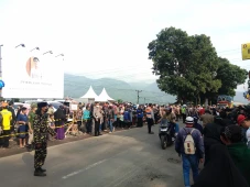 Ribuan Warga Antusias...