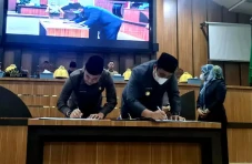 Regulasi Pusat Berubah,...
