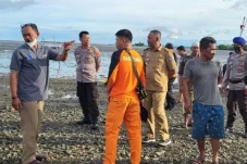Tolong Anaknya yang...