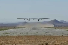 Pesawat Roc Stratolaunch...