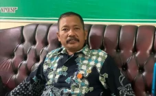 Kepala Kesbangpol Karawang...