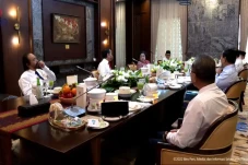 Jelang Reshuffle Kabinet,...