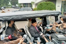 Seskab Pramono Soal...