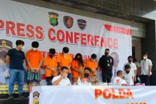 Operasikan 43 Aplikasi...