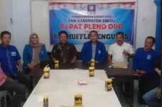 Anggota DPRD Sinjai...
