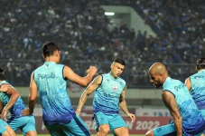 Penonton Piala Presiden...