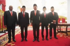 PKS Anggap Reshuffle...