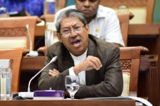 Jokowi Reshuffle Kabinet,...