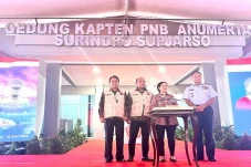 Sang Ayah Jadi Nama...