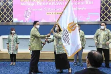 Anies Lepas Kontingen...