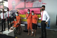 Komplotan Spesialis...