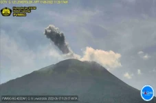 Gunung Ili Lewotolok...