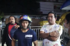 Tak Kuat Ditinggal Pacar...