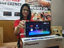 Pioneer Kenalkan Head...