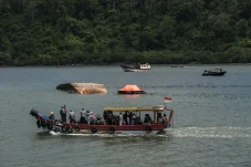Kapal Pengangkut 30...