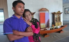 Nenek Rohaya Dinikahi...