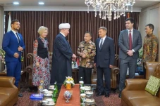 Wakil Ketua DPR Terima...