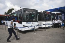 3 Bus Listrik di Indonesia...