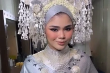 Sivia Azizah Resmi Menikah,...
