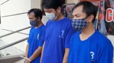 Komplotan Pembuat SIM...