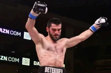 Amuk Beterbiev KO Joe...