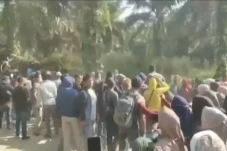 Bentrok Berdarah di...