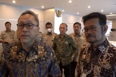 Sambangi Mentan SYL,...