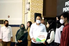 Eri Cahyadi-Baznas Tebus...