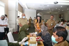 Jadi Wamendagri Sehari,...