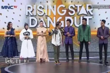 Jadi Pelatih Vokal,...