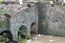 Berada di Dekat Lokalisasi...