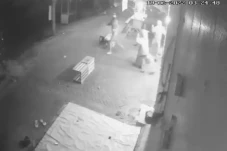 Bawa Senjata Tajam,...