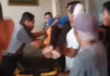 Tersambar Petir, Buruh...