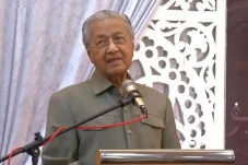 Bikin Emosi, Mahathir...