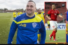 Profil Jhony Van Beukering,...