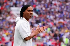 Ronaldinho Perkuat RANS...