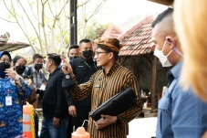 Top! Sandiaga Uno: Hingga...