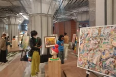 Libatkan Seniman dari...